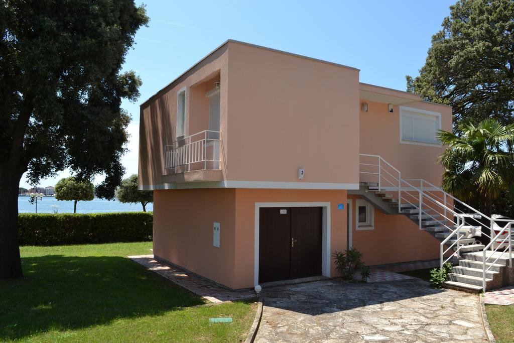 Apartments Lungomare Umago Esterno foto